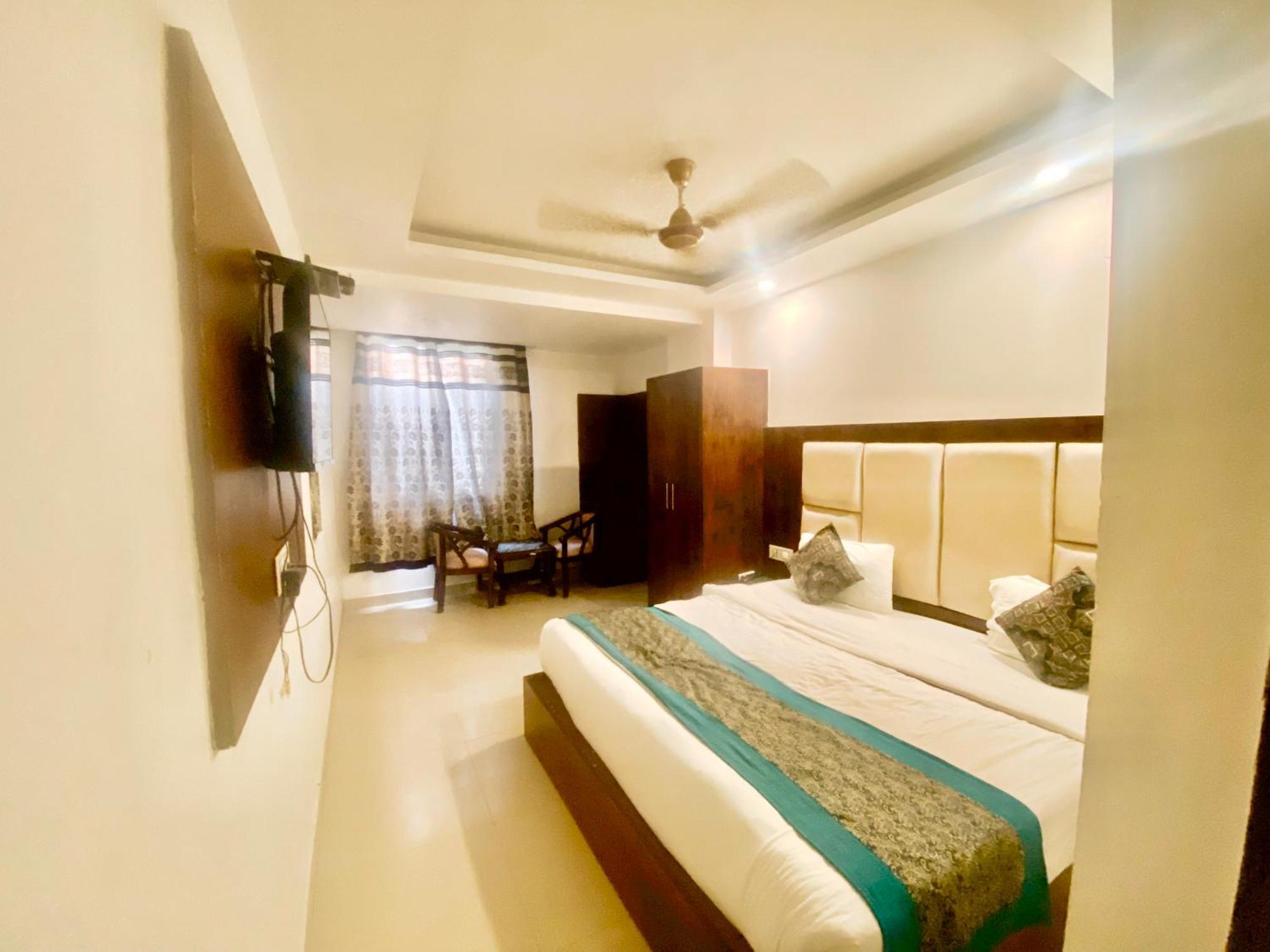Ivy Plaza 4*